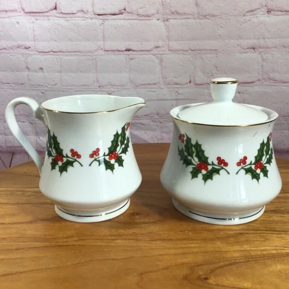 Porcelain Holly Berry Covered Sugar and Creamer Set - Made in Japan - Picture 3 of 7